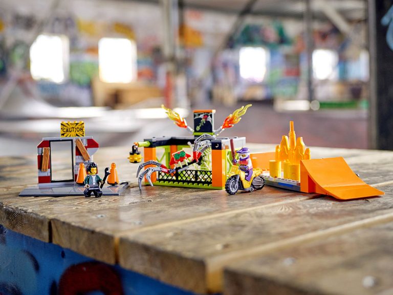 LEGO City 60293 - Stunt-Park - Produktbild 02